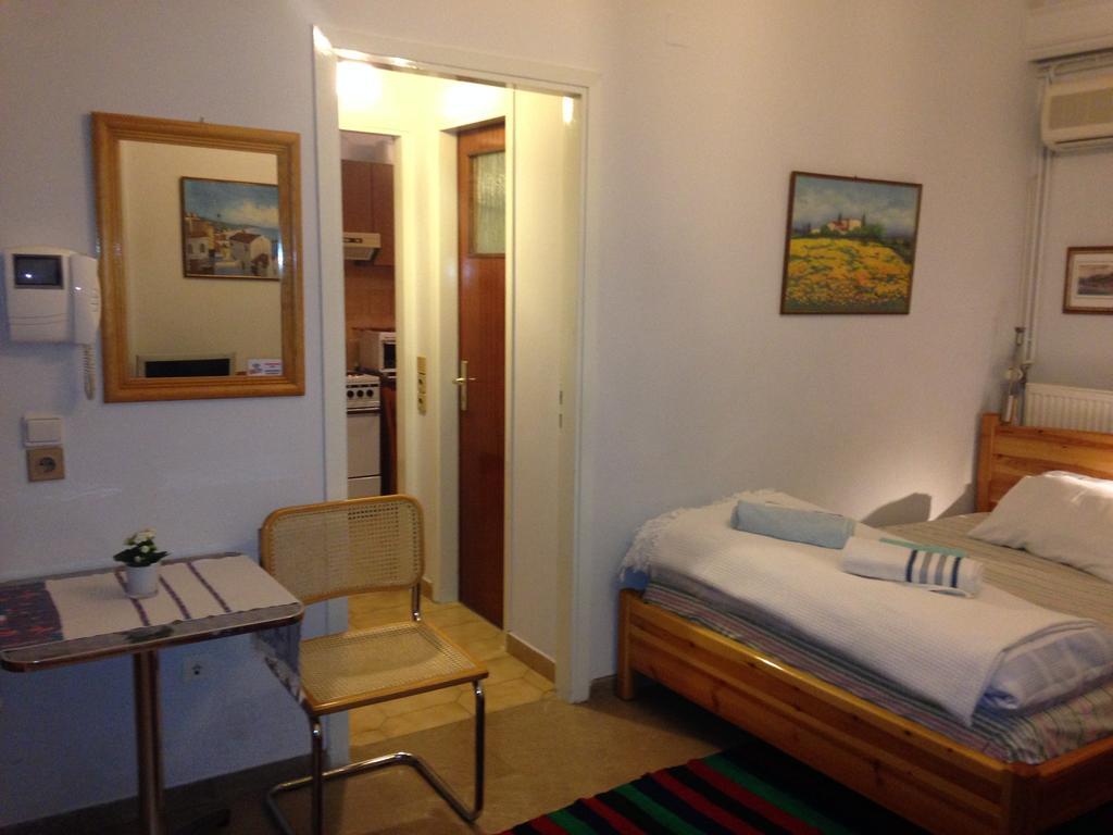Love Greece Apartments นาฟปลิโอ ภายนอก รูปภาพ