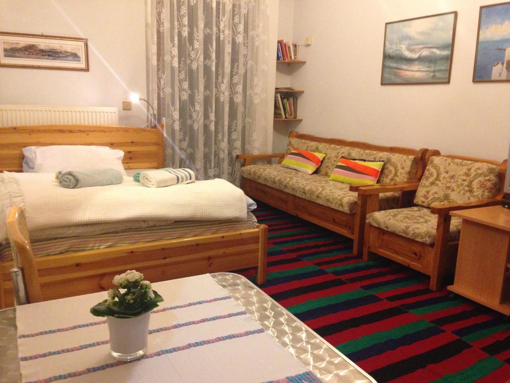 Love Greece Apartments นาฟปลิโอ ภายนอก รูปภาพ