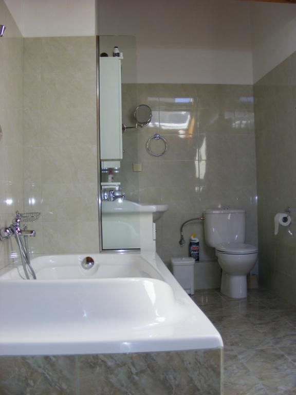 Love Greece Apartments นาฟปลิโอ ภายนอก รูปภาพ